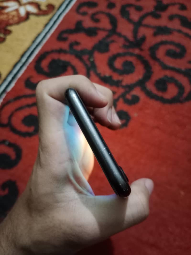 Apple iPhone 8 5