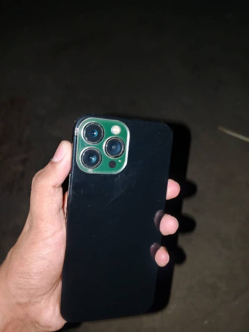 iPhone 13 Pro Max 0