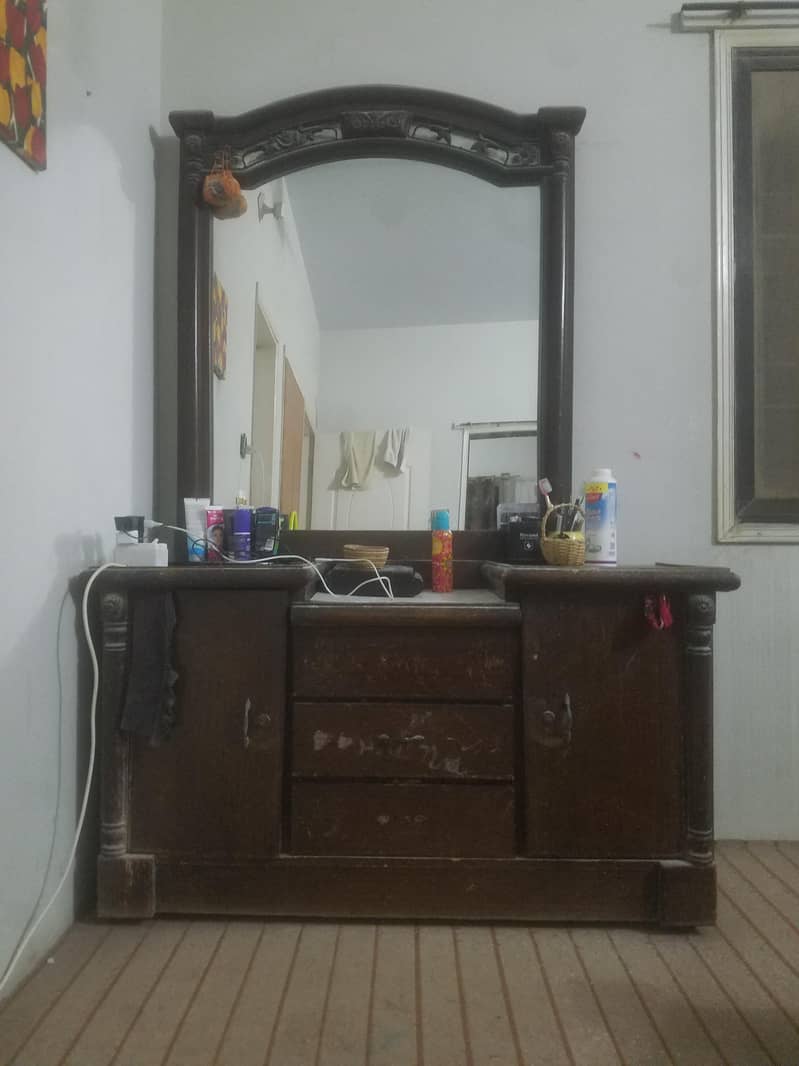 DRESSING TABLE 2