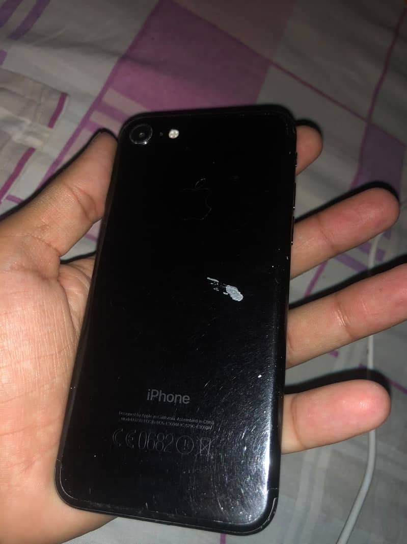 Apple iPhone 7 2