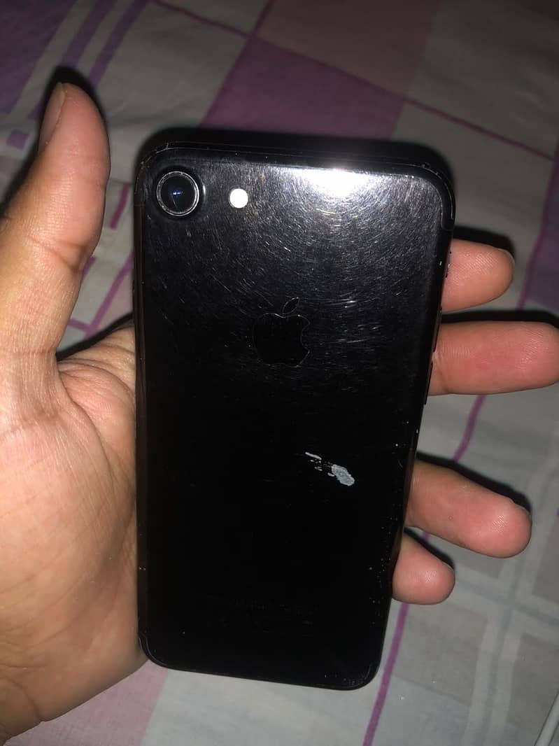Apple iPhone 7 3