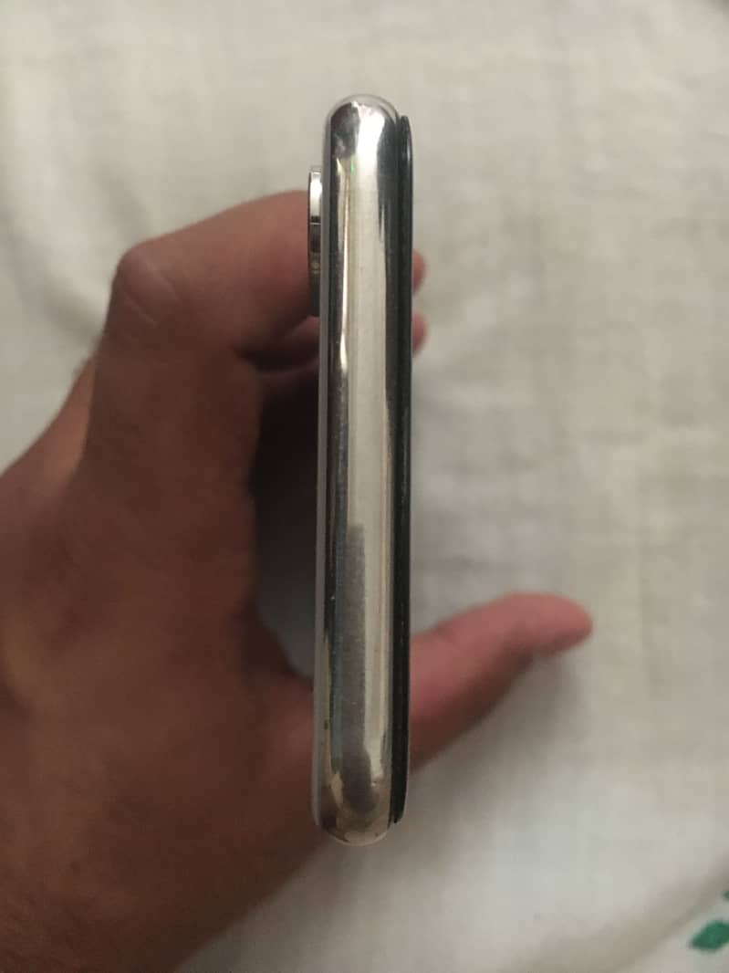 Apple iPhone X 5