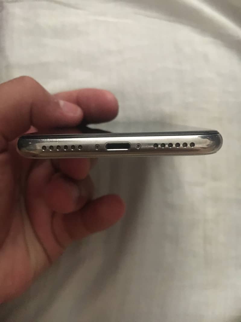 Apple iPhone X 6