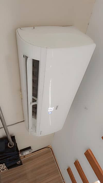 Haier . DC. inverter. totally original. . gas store. . urgent for sale