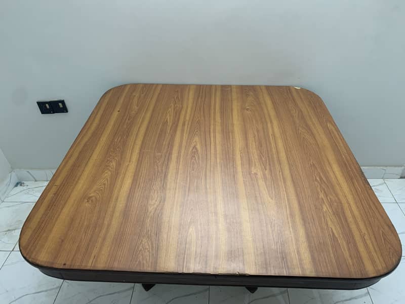 Dining table 0