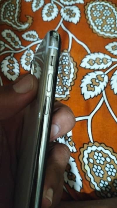 Apple iPhone X 64gb 8 months sim time