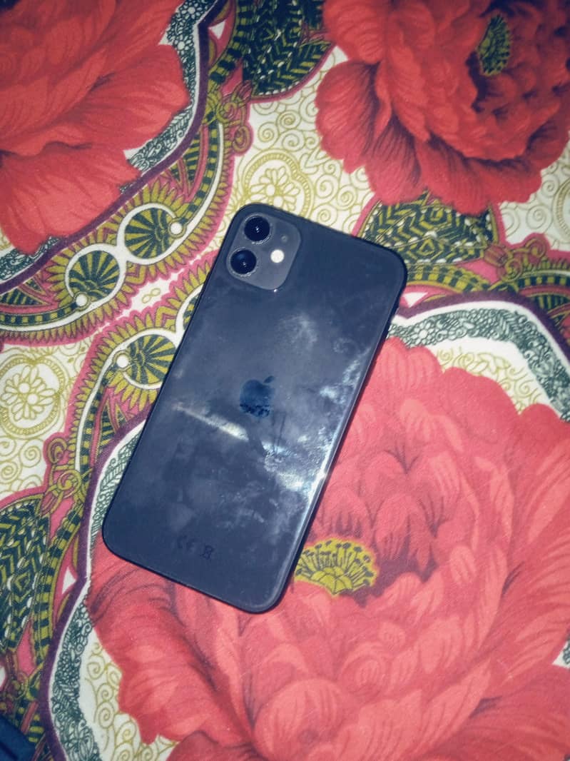 iPhone 11 3