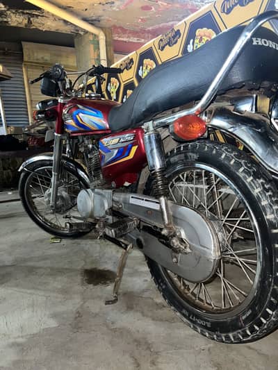 United 125