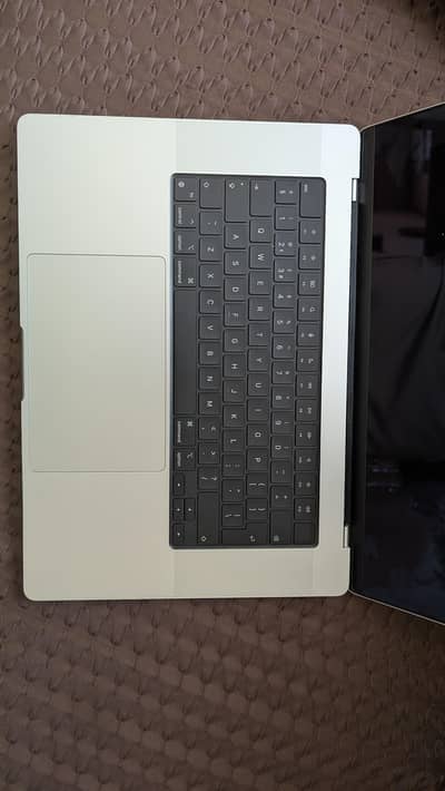 MAC BOOK M1 PRO