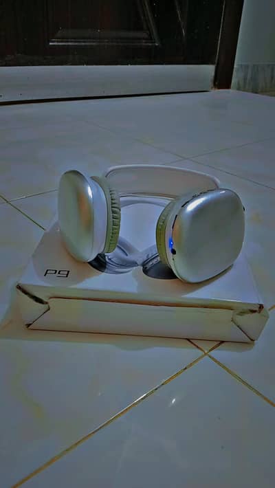 wireless headphones in new 10 by 10 condition . . . .