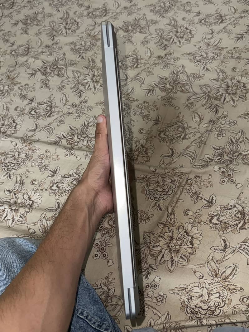 Microsoft Surface Book 3 4