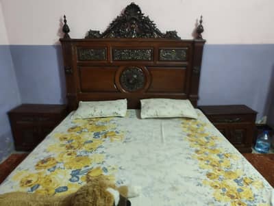Chiniote Shisham Wooden Bed / wardrobe