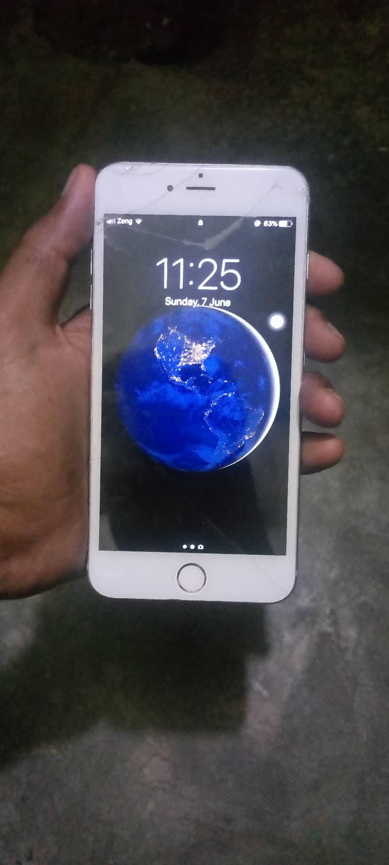 Apple iPhone 6 Plus 3