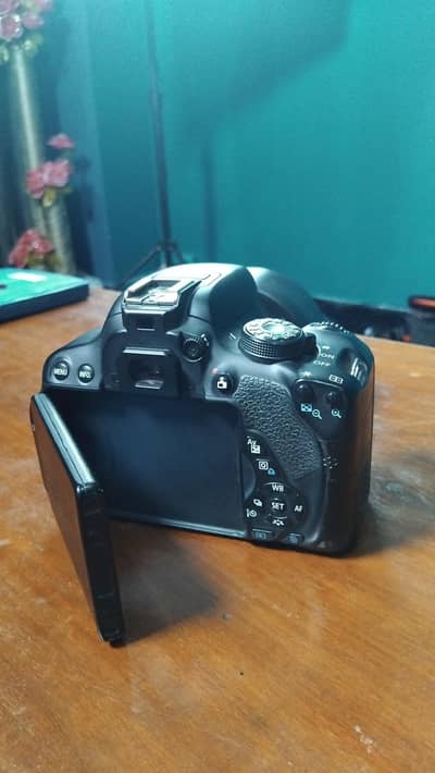 Canon D700