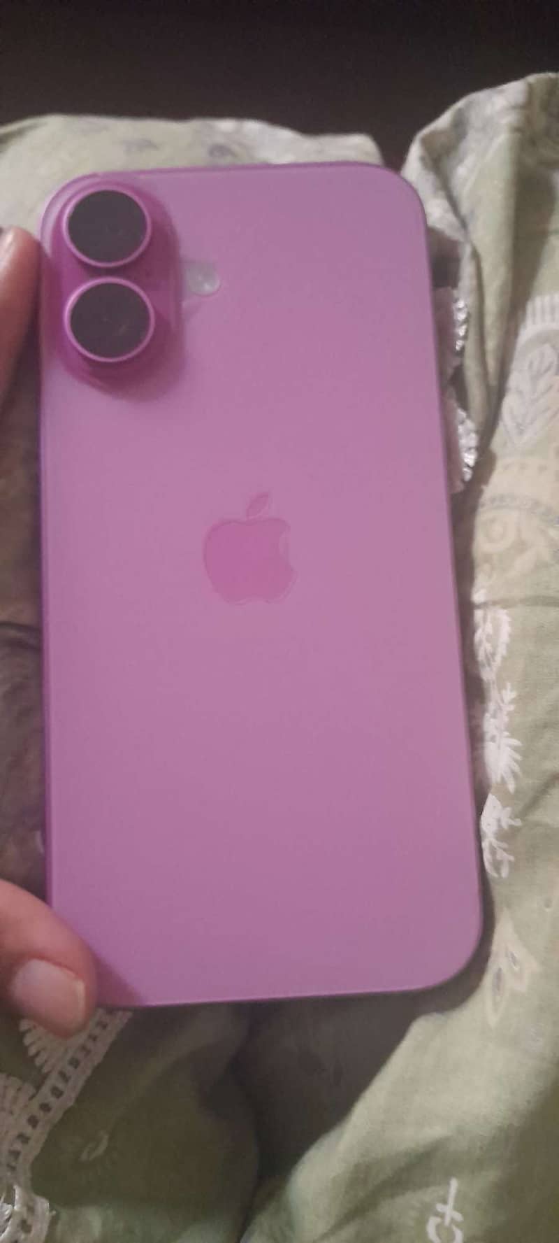 Apple iPhone 16 Plus 0