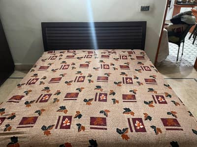 bed Available Condition 10/8 Saaf sutra ha