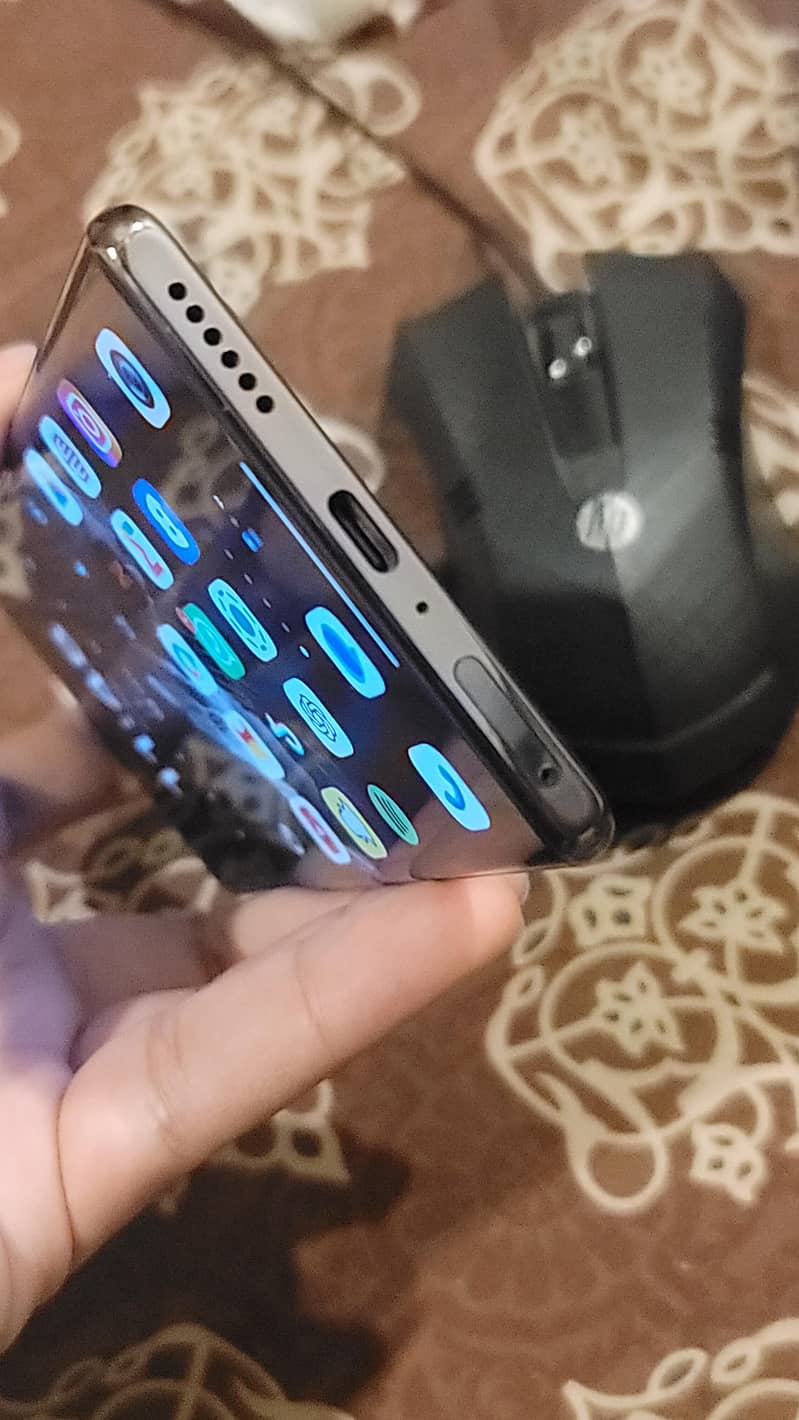 Infinix Zero 40 4