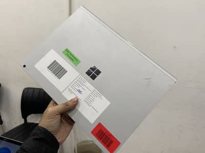 Surface Book 1 Core i7 Gen 6th 16/256 1GB Navidia Graphics Touchscreen