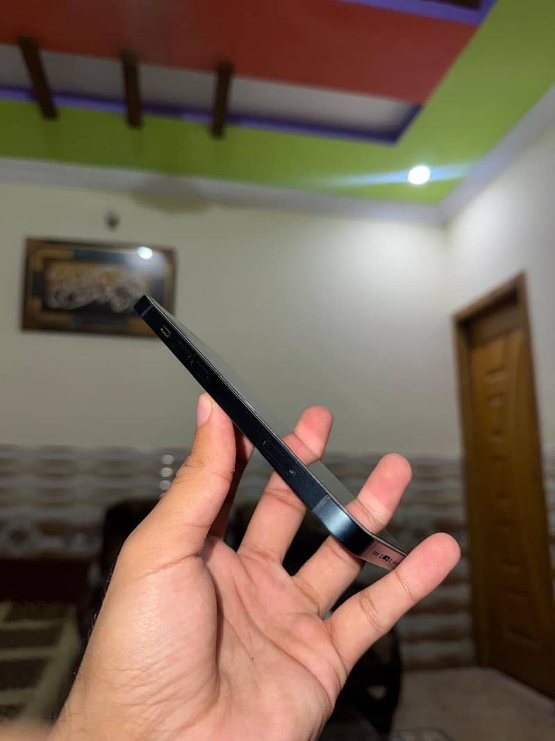 Apple iPhone 13 1