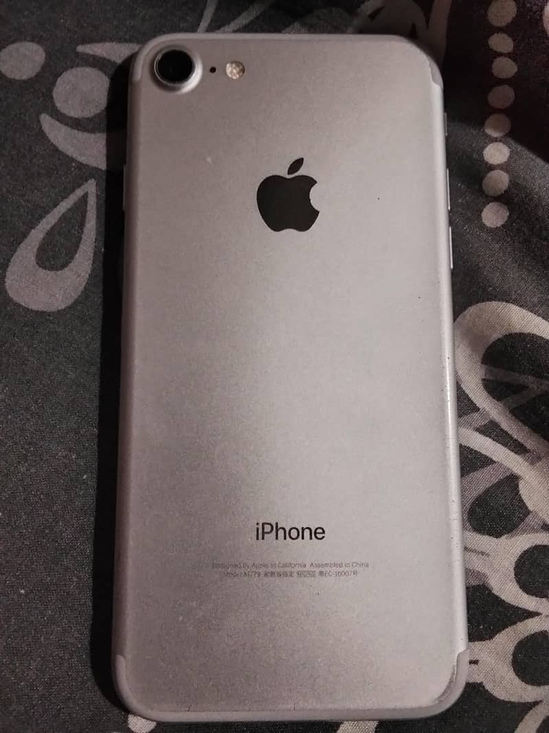 Apple iPhone 7 0
