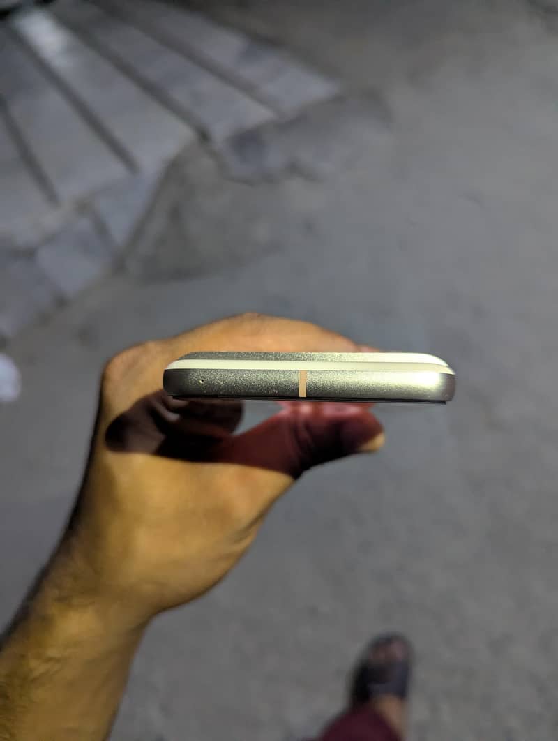 Google Pixel 8 10/10 Scratchless 3