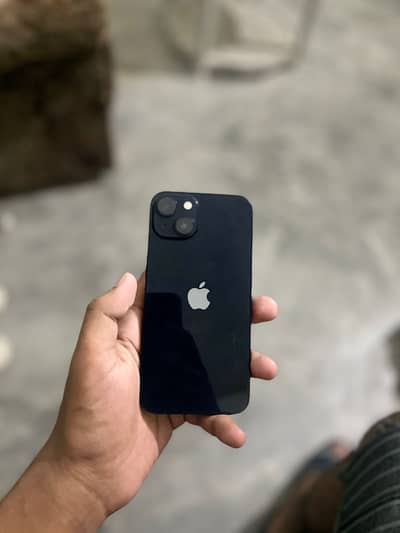 Apple iPhone 13