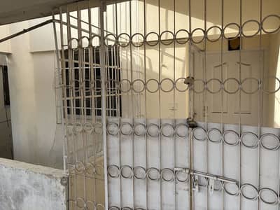 Johar Block 13 3 Bed DD + Roof, Erum Heights