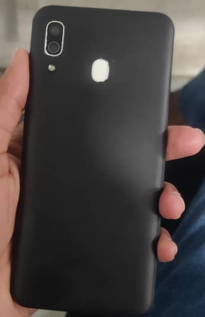 Samsung Mobile A30  specs 4/64