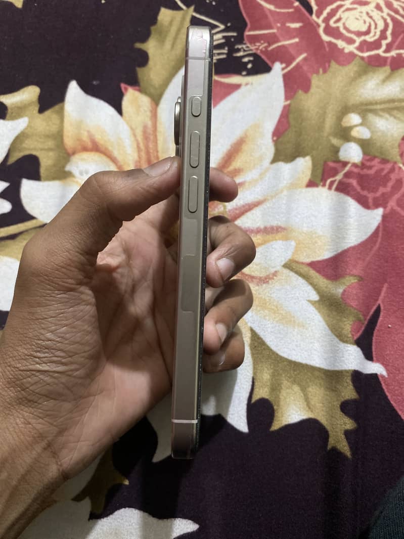 Iphone 15 pro 0
