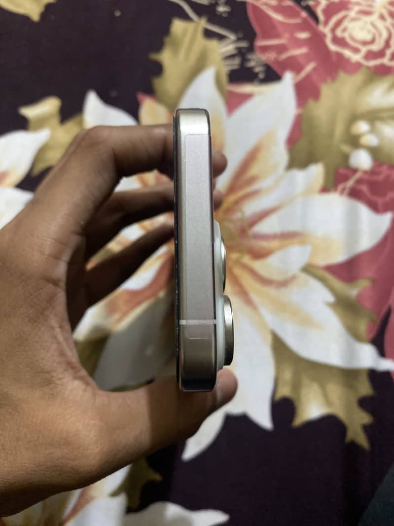 Iphone 15 pro 4