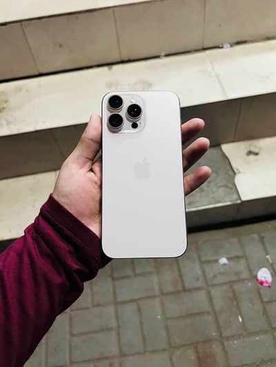 Apple iPhone 16 Pro Max