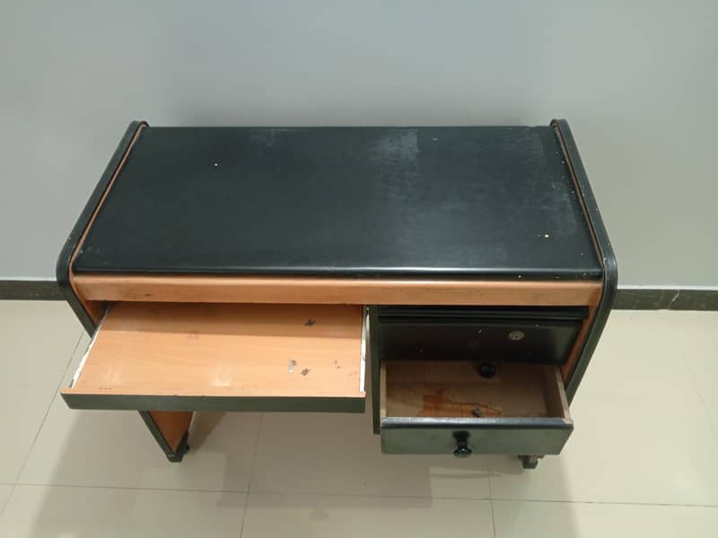 Computer table 2