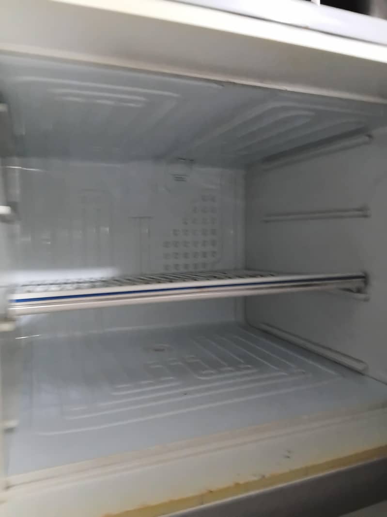 refrigerator 0