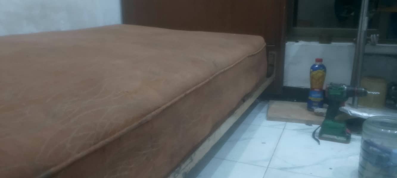 2 single beds 0
