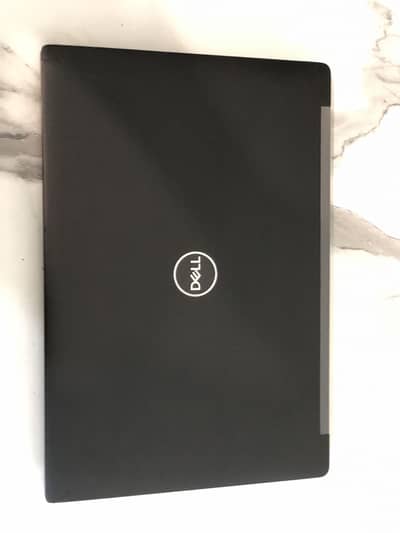 DELL Latitude 7390