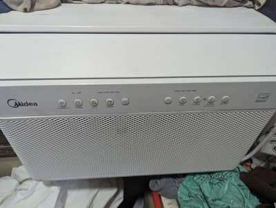 Midea 0.75  U Shape Window Ac