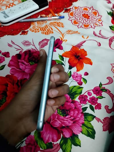 Apple iPhone SE