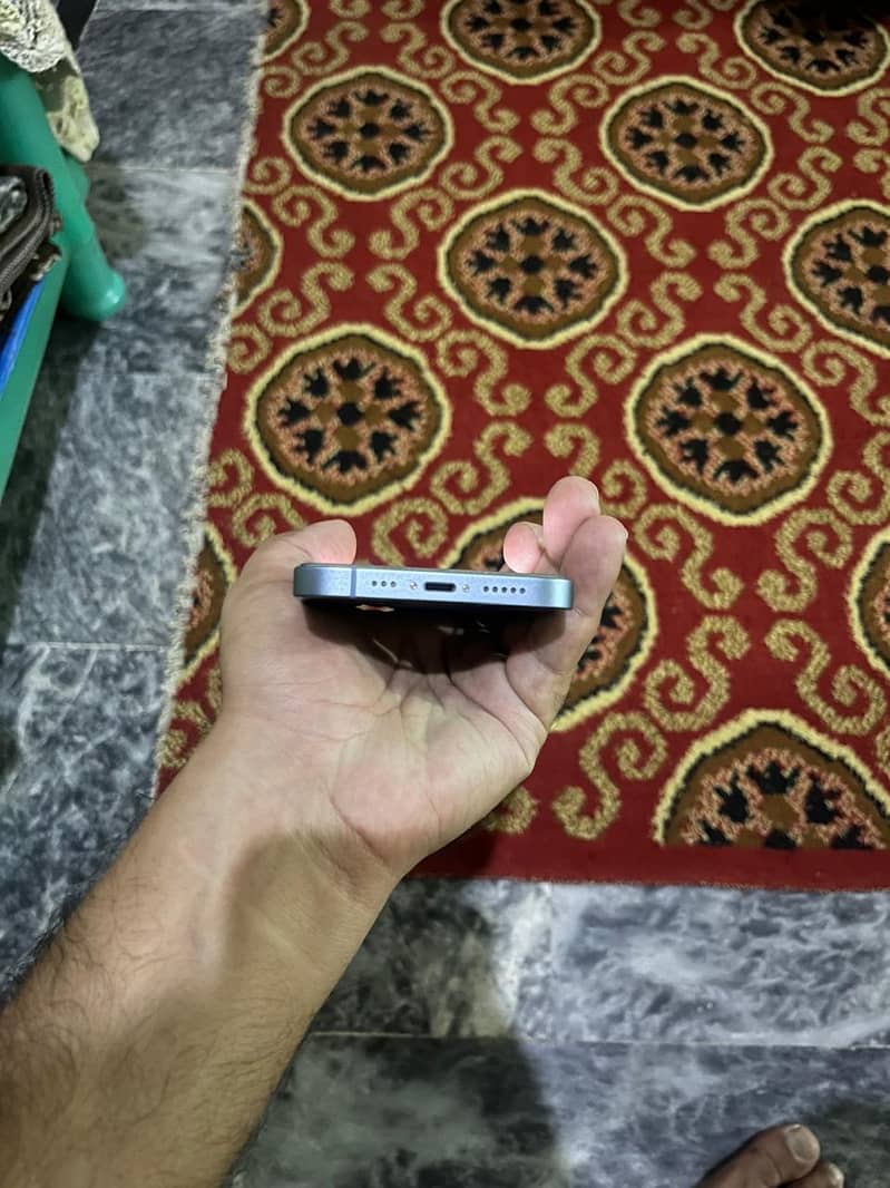 Apple iPhone 14 4