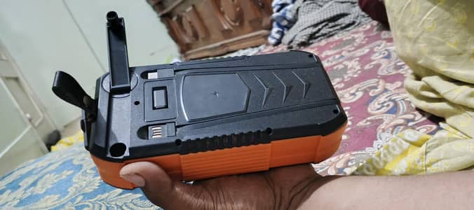 beme 30000mah power Bank with solar and self charging