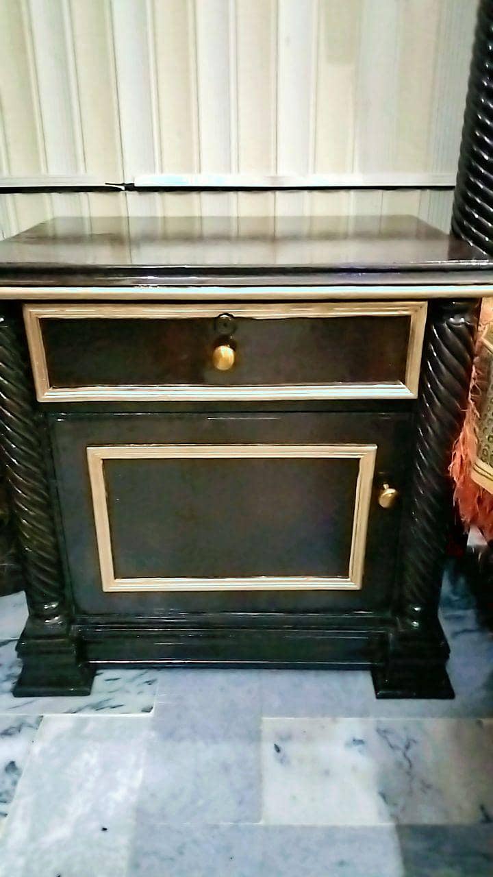 bed set side table dressing bartan almari 3
