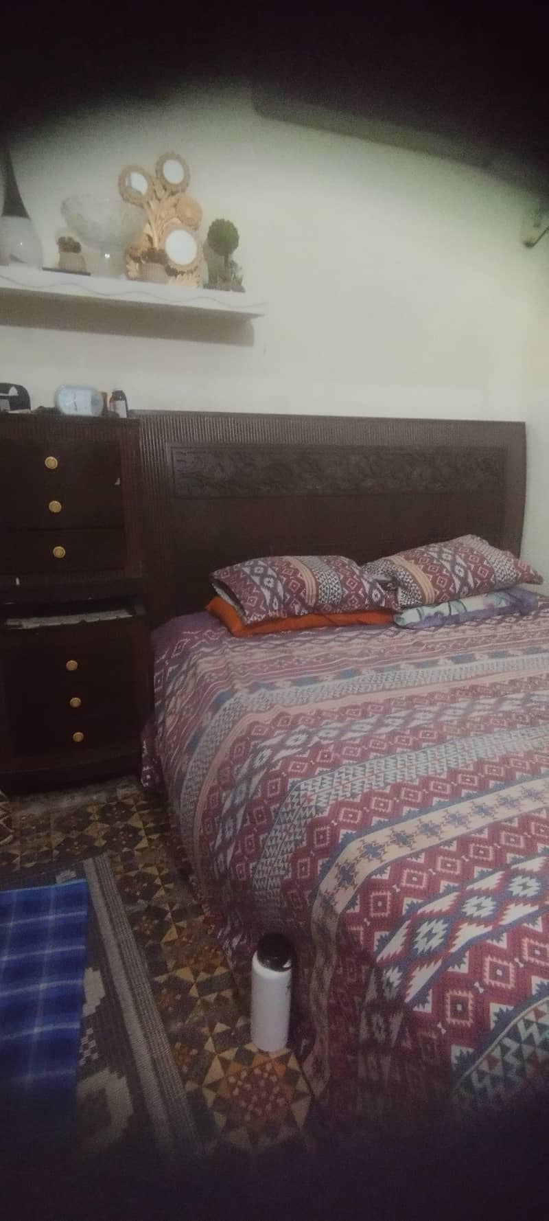 Bed+Dressing Table 0