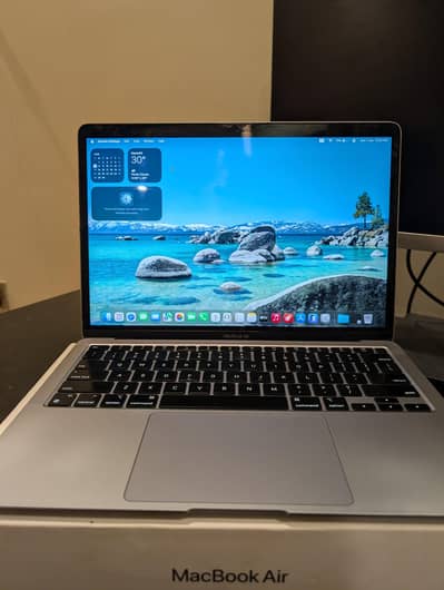 Apple MacBook M1 Air - 8GB RAM 256GB SSD