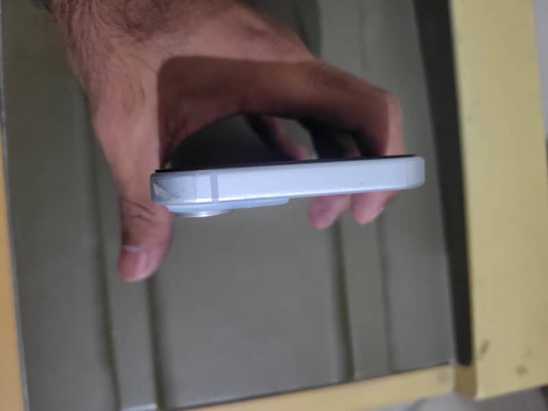 Apple iPhone 15 2