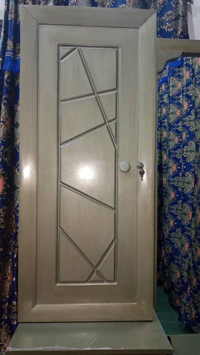 Dressing Table with Mirror | MDF/Chipboard | Good Condition