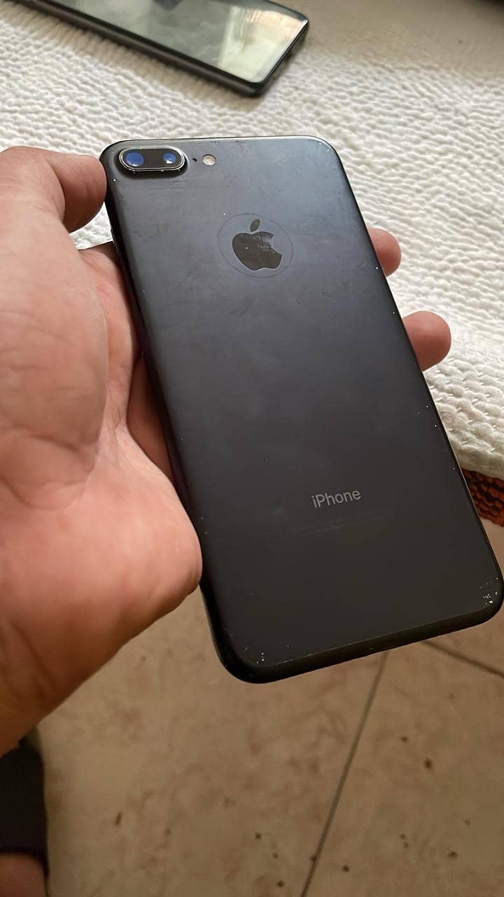 Apple iPhone 7 Plus 3
