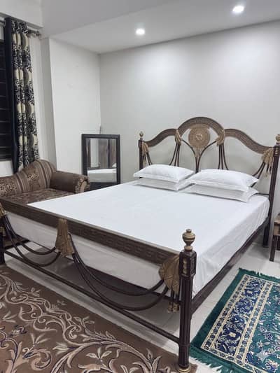 Queen Bed
