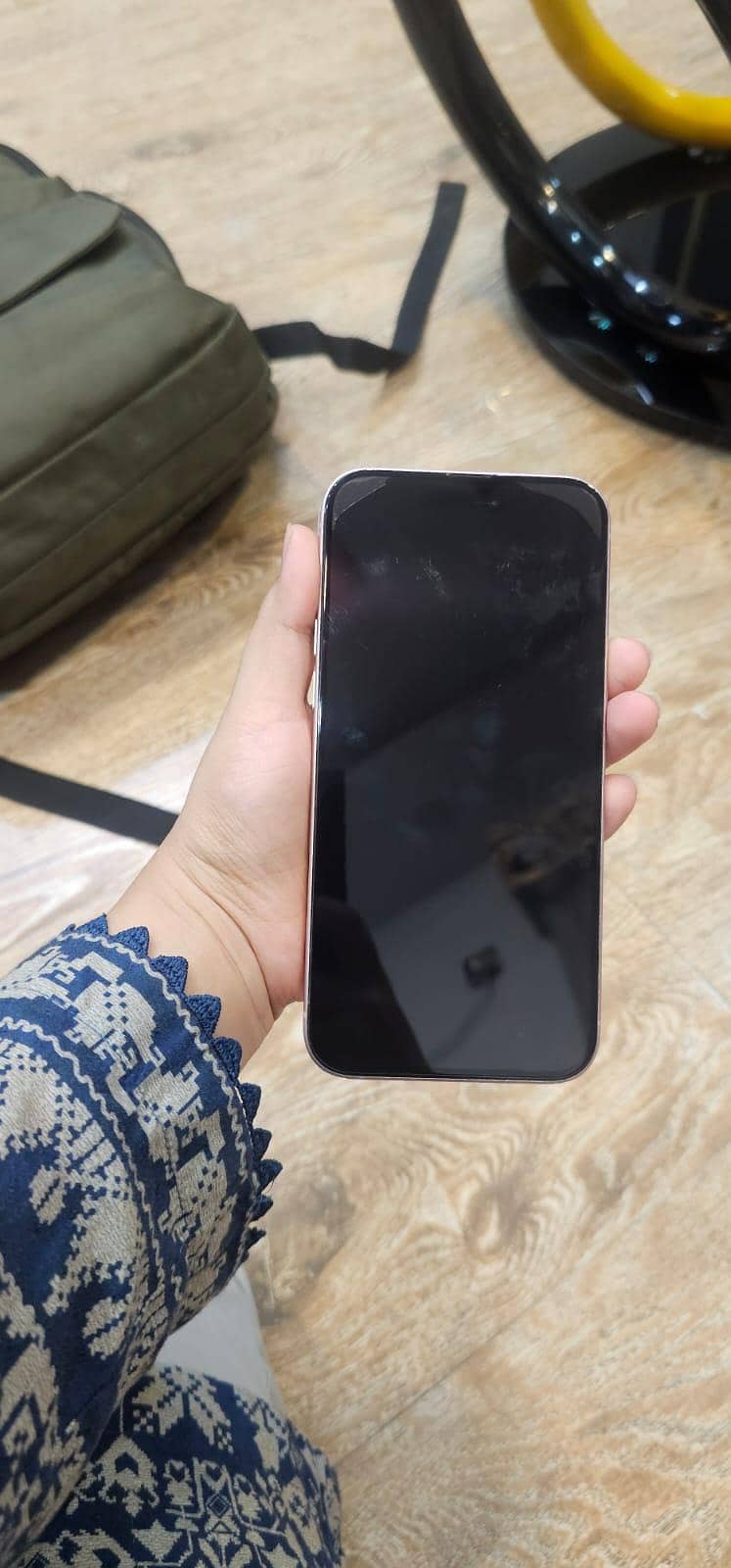 Apple iPhone 15 plus 1