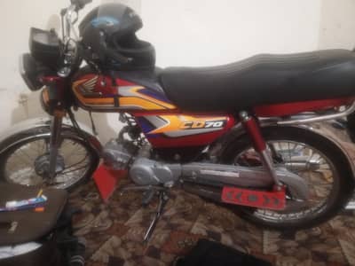 CD 70 bike