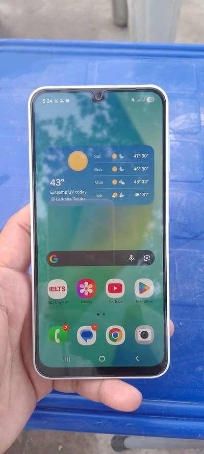 Samsung A16. . . 10/10,  6/128GB