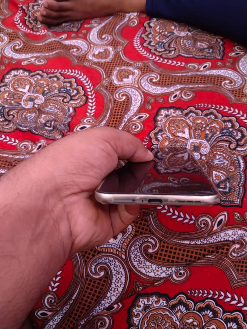 Tecno CAMON 40 Pro 4